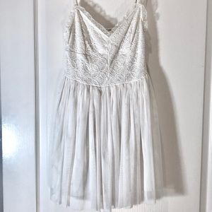 Sans Souci lace mini